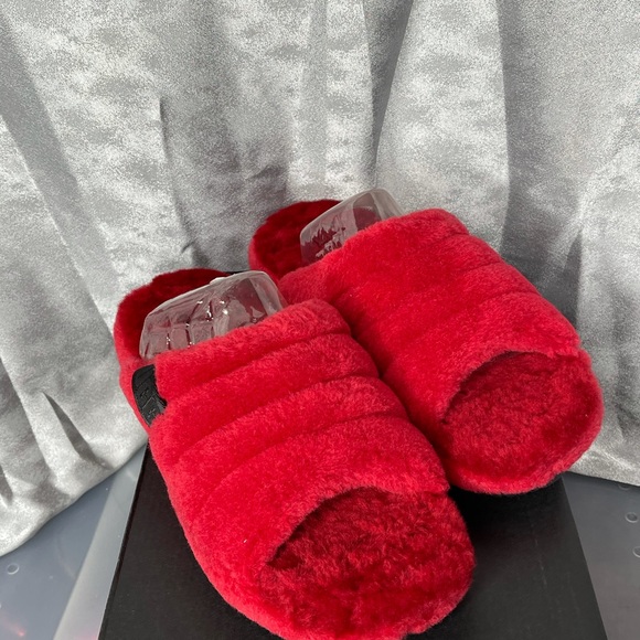COPY - 🤑Ugg Slippers - Picture 2 of 5